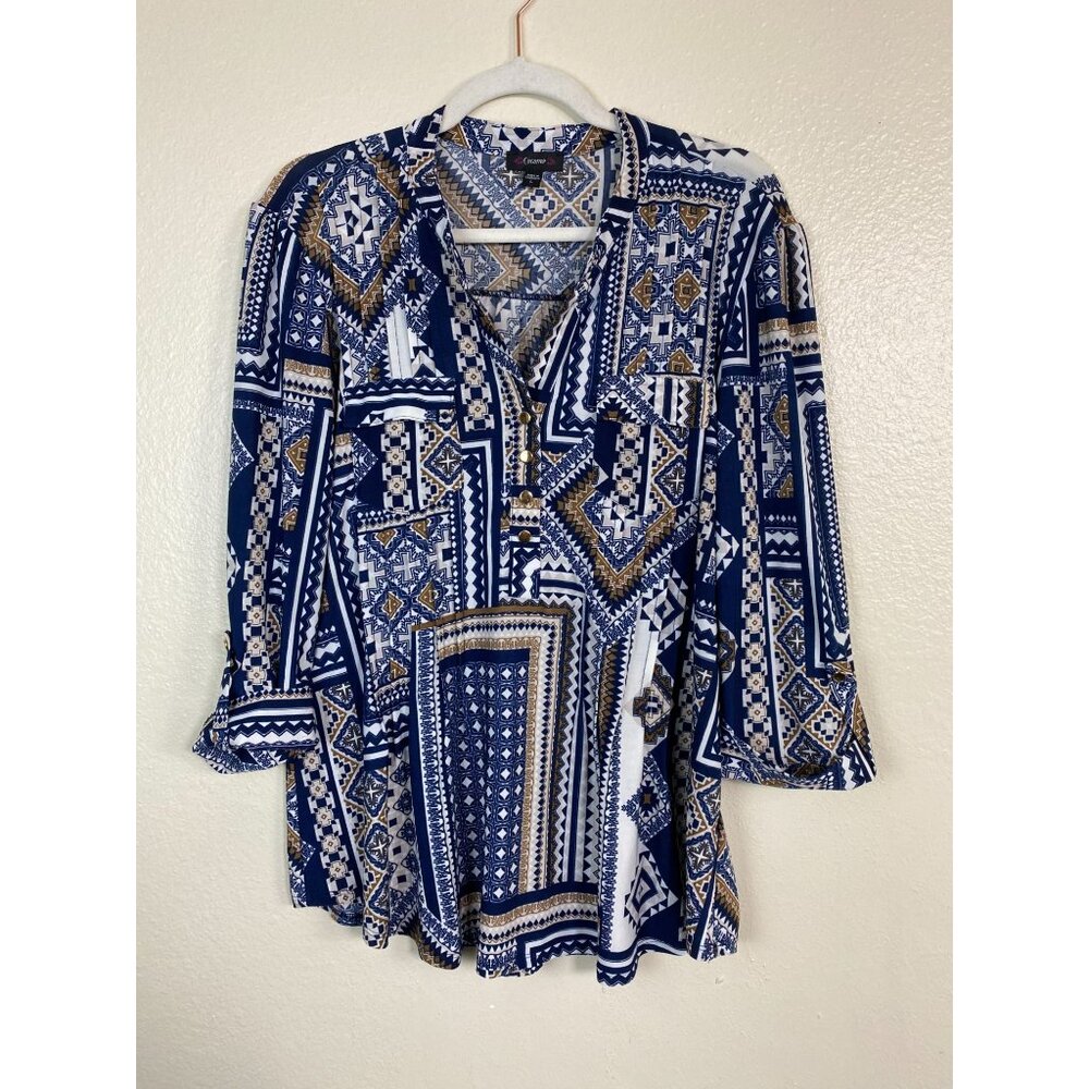 SOLD💙Cocomo Top Women Size Large Blue White Geometric Blouse Stretch 3/4 Sleeves - Picture 1 of 16